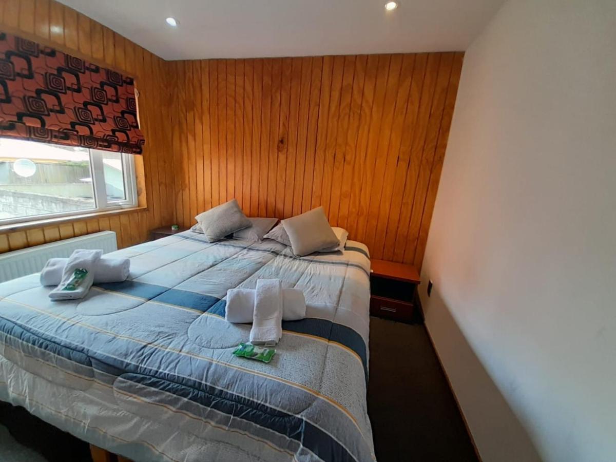 Almer Hostal Punta Arenas Exteriör bild